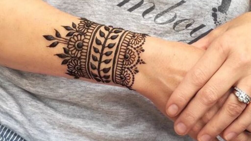 trending mehandi design