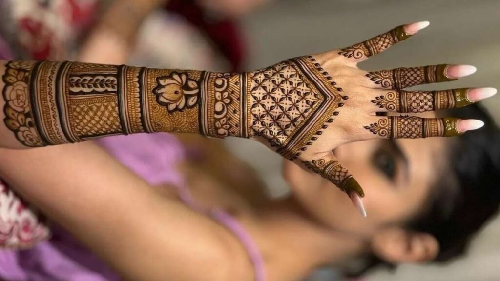 trending mehandi design