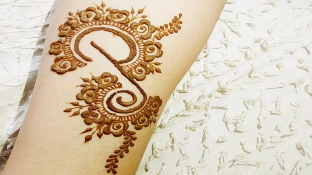 P wali mehndi design