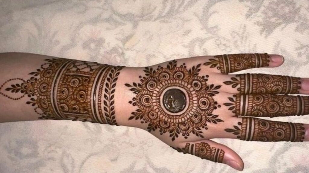 trending mehandi design