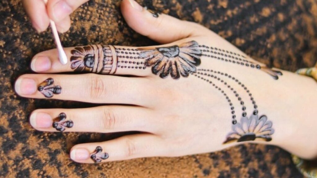 Mehandi design for Fingers