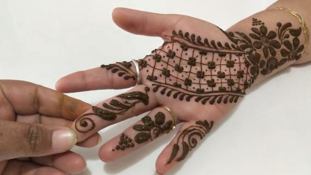 Beautiful Easy Mehndi Design