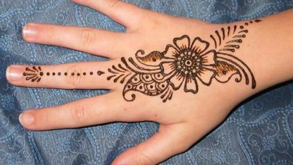 Paisley Simple Arabic Mehndi Design