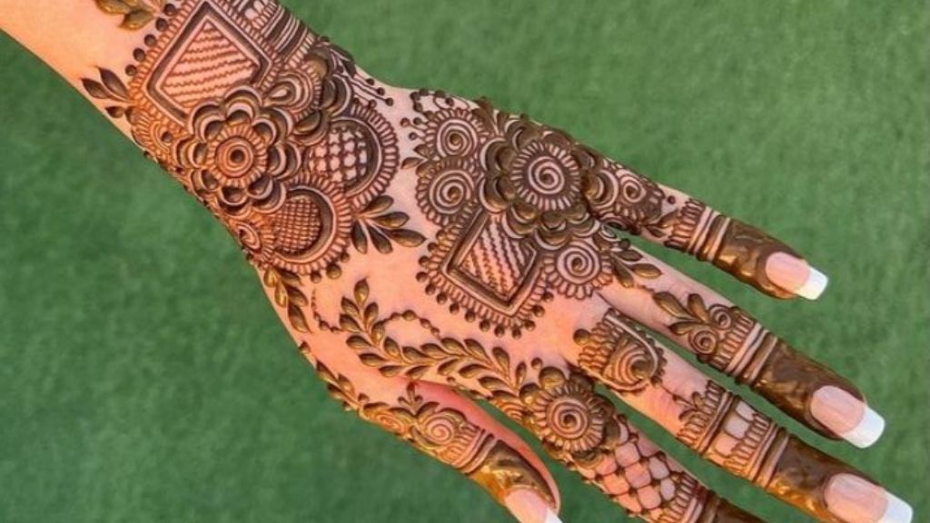 Modern Back Hand Mehndi Designs