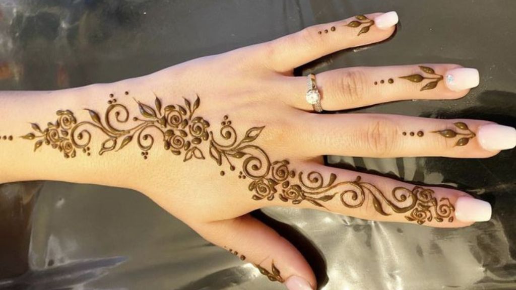 New Simple Mehndi Designs