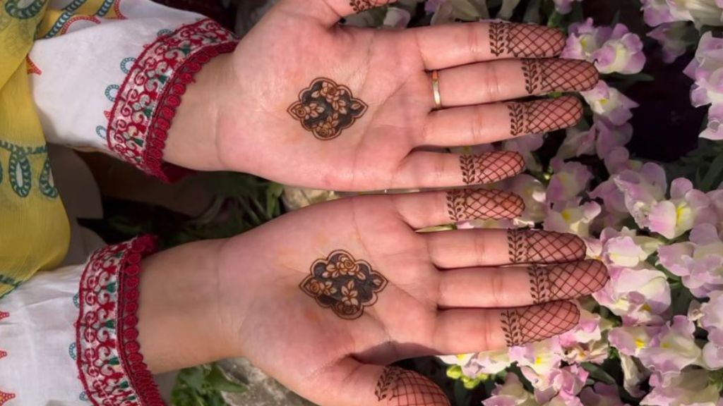 New Simple Mehndi Designs