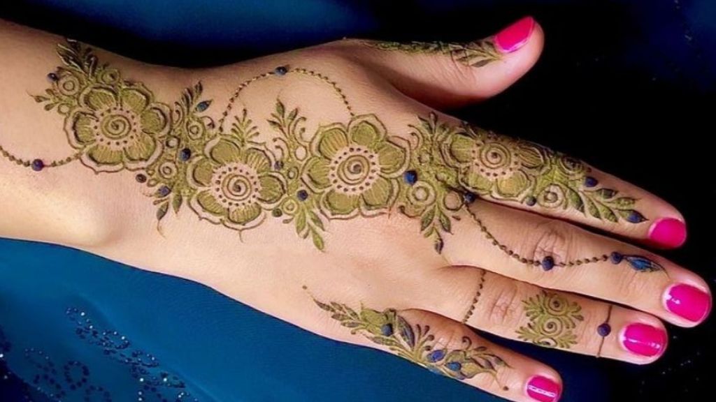 Easy back Hand Mehndi Design