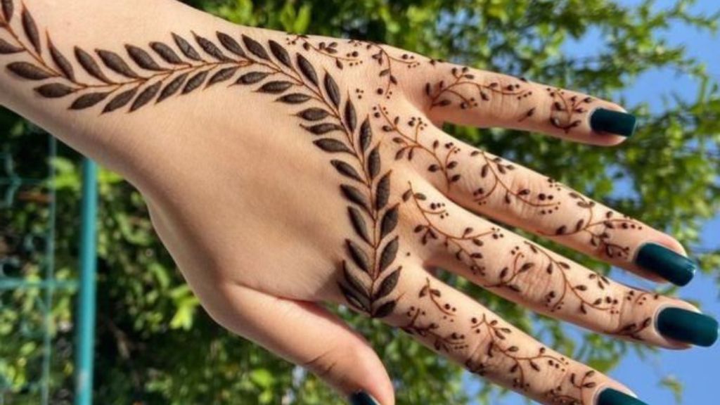 Easy back Hand Mehndi Design