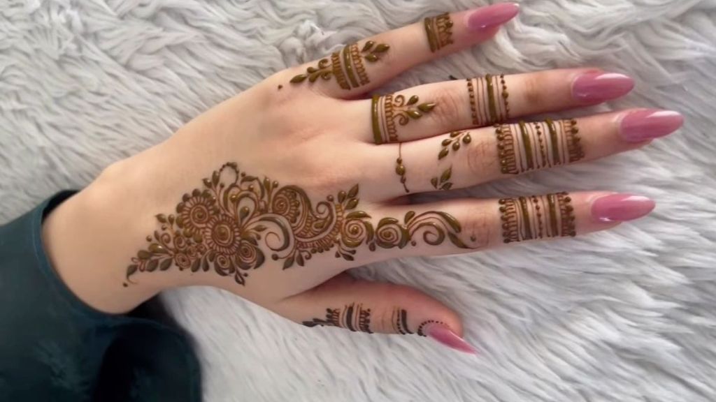 Easy back Hand Mehndi Design