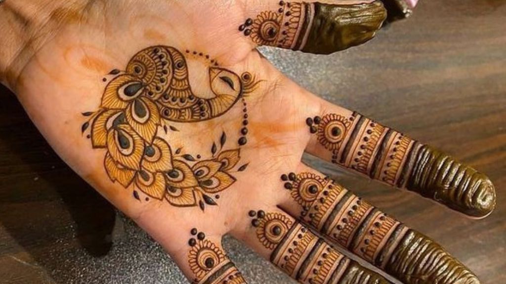 Simple Arabic Mehndi Design