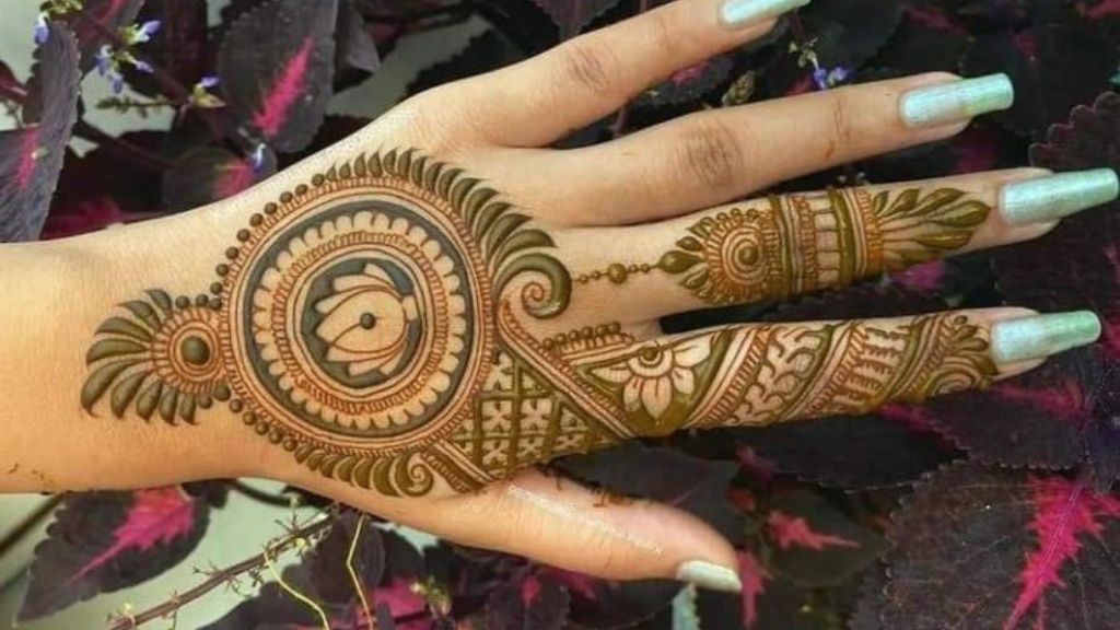 Easy back Hand Mehndi Design