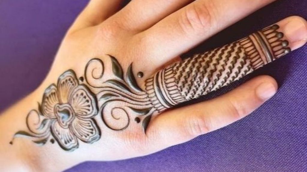 Simple Arabic Mehndi Design