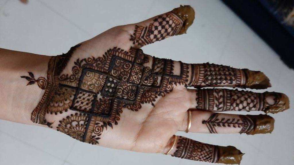 New Simple Mehndi Designs