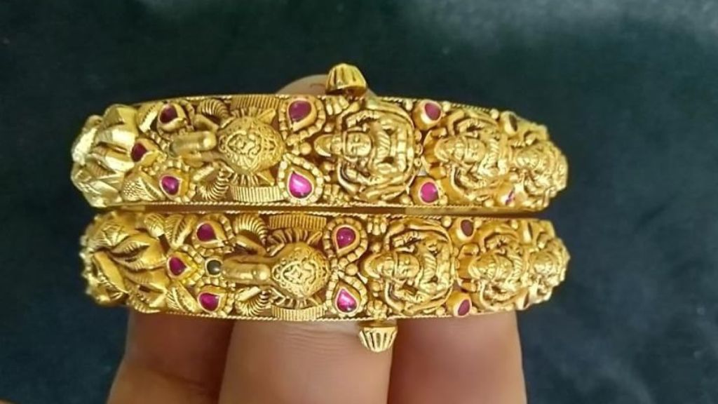 daily wear gold bangles design