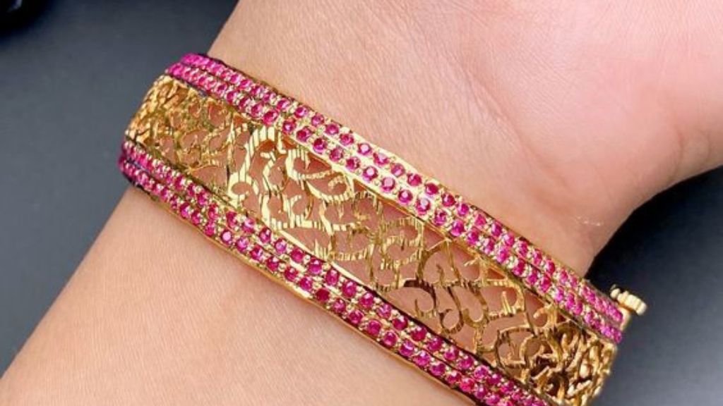 daily wear gold bangles design