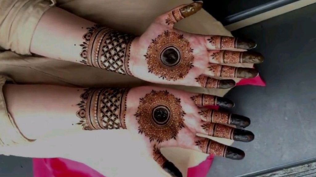 New Simple Mehndi Designs