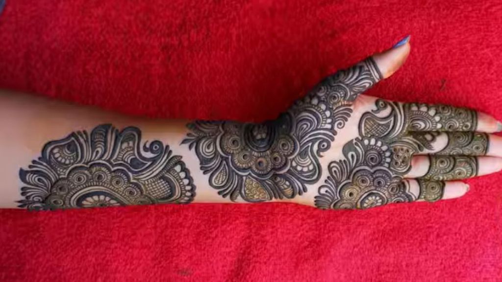 Simple Mehndi Designs