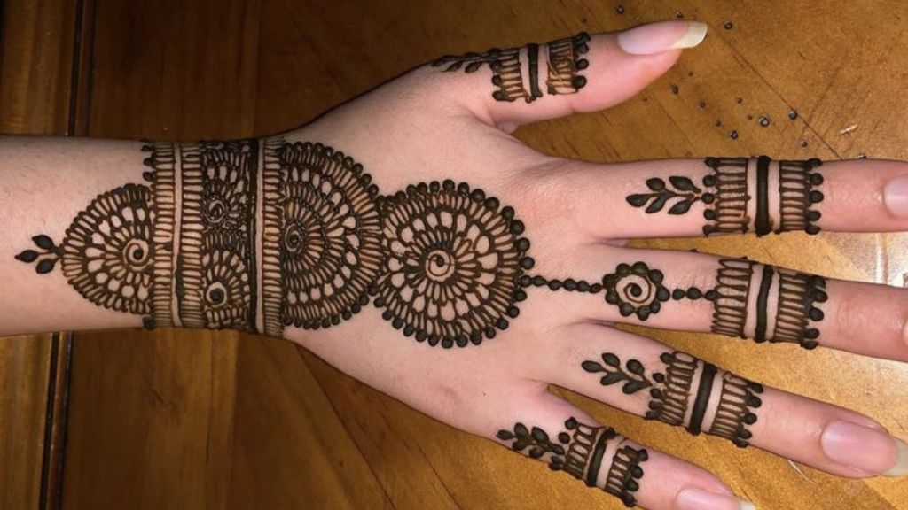 Simple Mehndi Designs