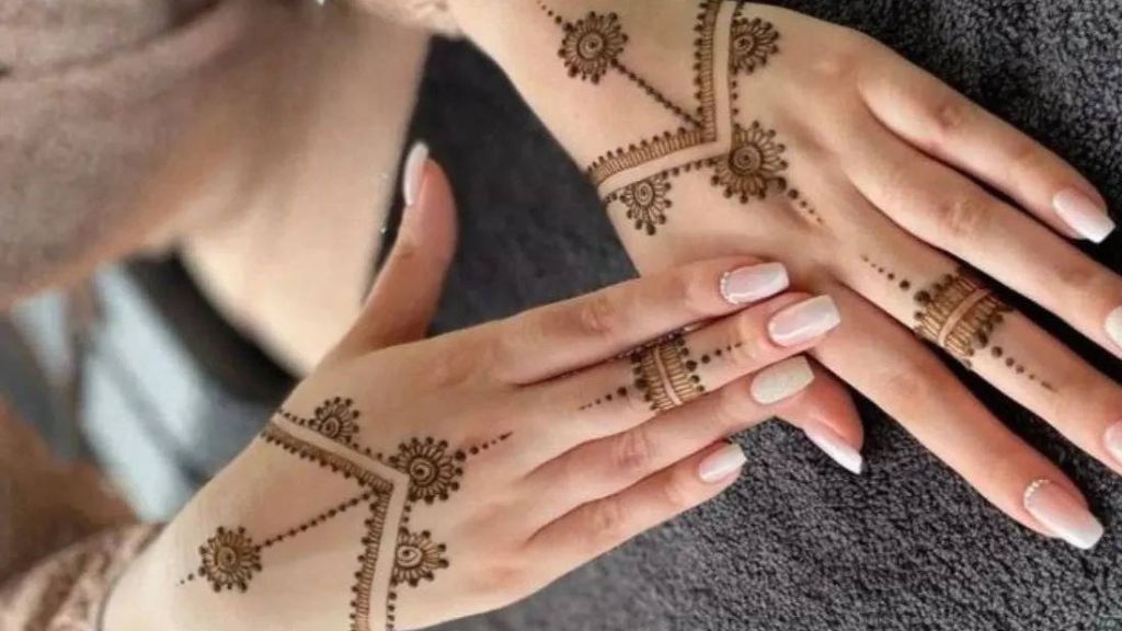 Minimalist Mehendi Designs