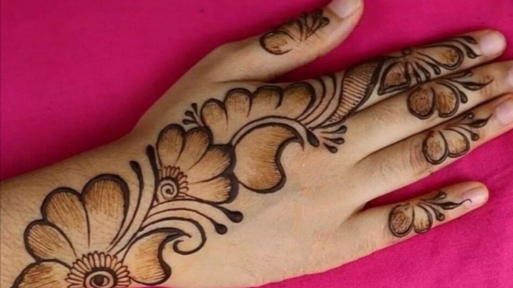 Latest Arabic mehndi design