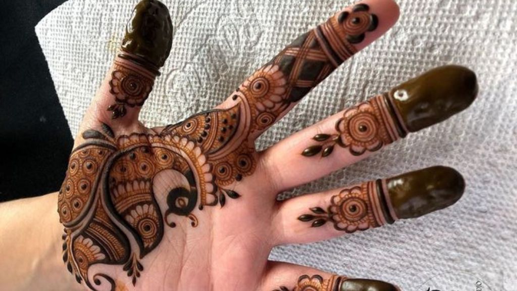 Unique Arabic Mehndi Design