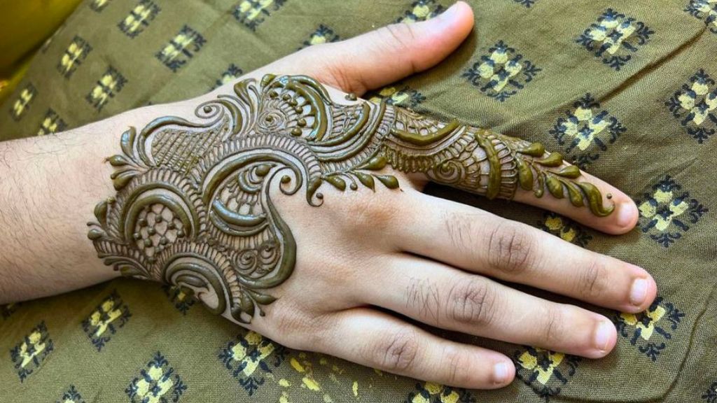 Unique Arabic Mehndi Design