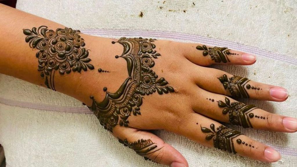 Unique Arabic Mehndi Design