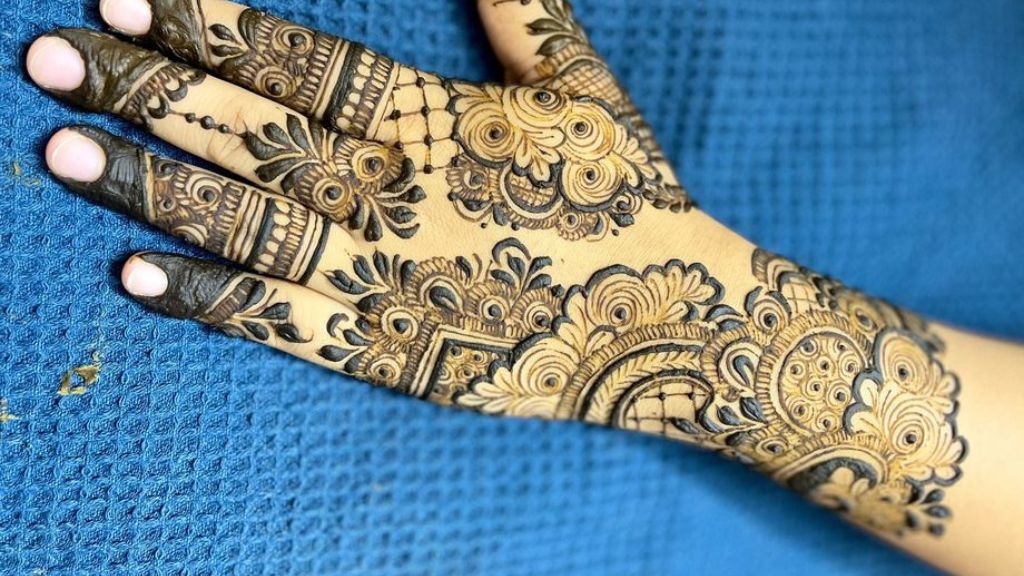 Unique Arabic Mehndi Design