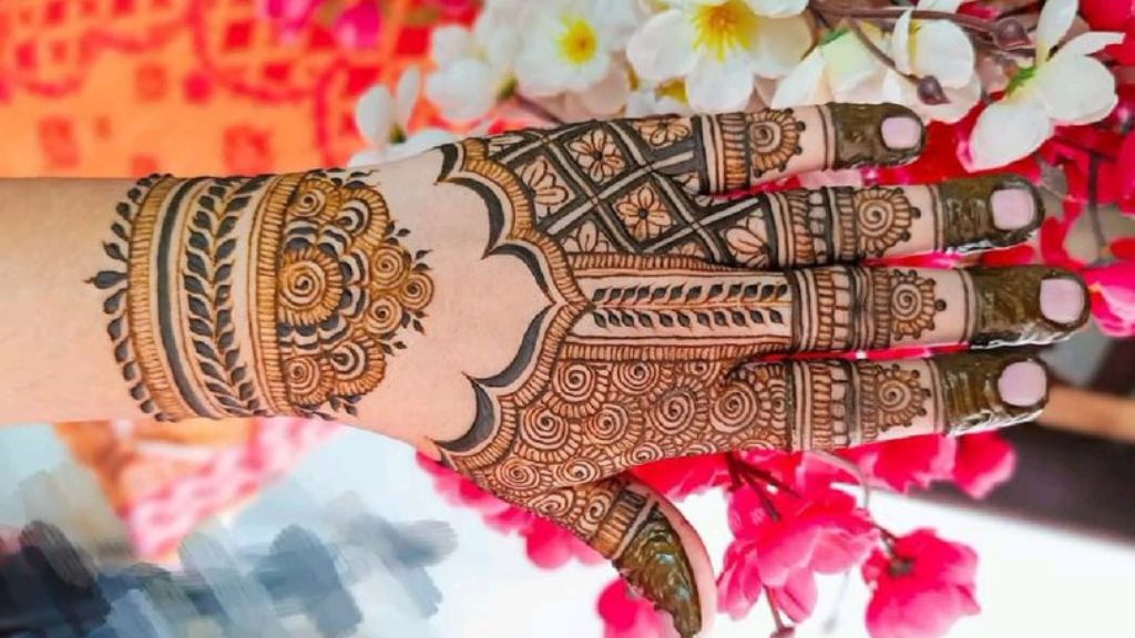 Unique Arabic Mehndi Design