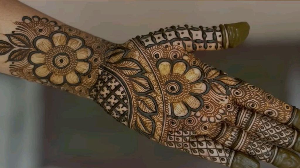 Full Mehndi Design Photo