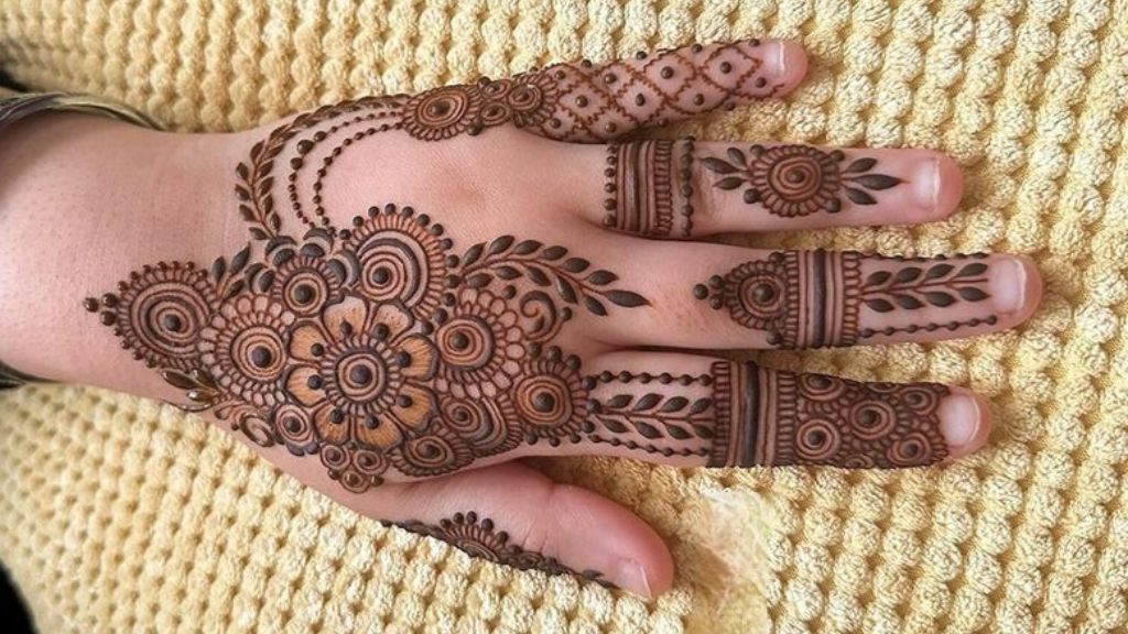 Karwa Chauth 2024 Mehndi Design