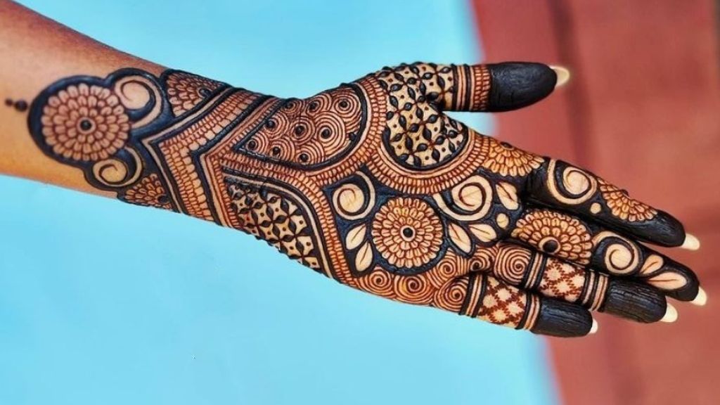 Karwa Chauth 2024 Mehndi Design