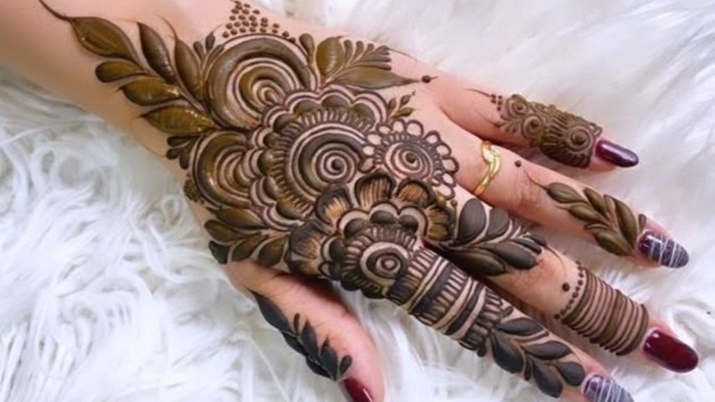 Karwa Chauth 2024 Mehndi Design