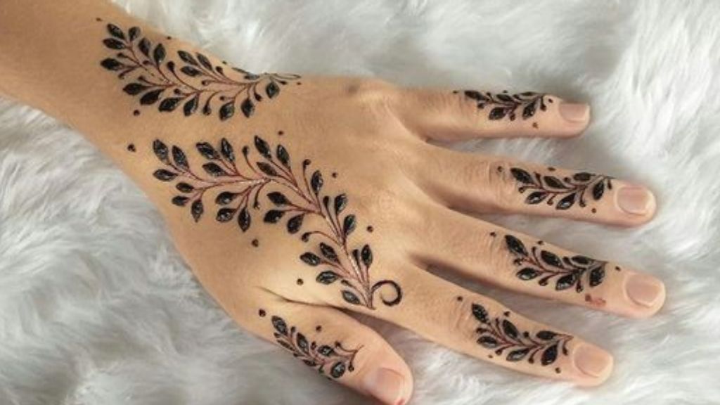 Back Hand Mehndi