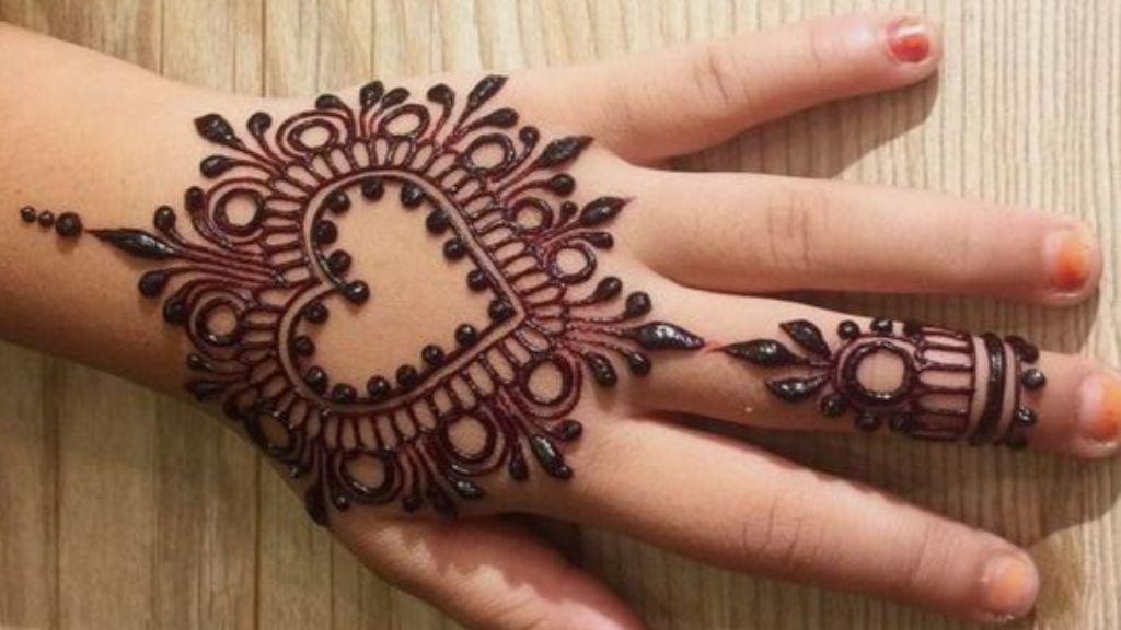 Back Hand Mehndi