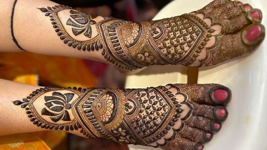 Bridal Leg Mehndi Design 2024