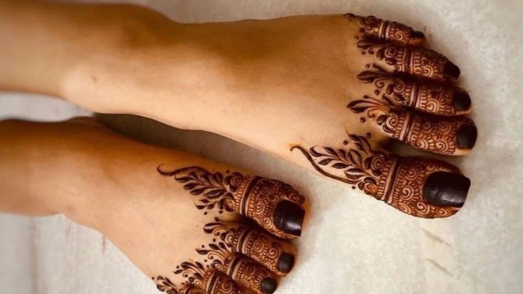 Bridal Leg Mehndi Design 2024