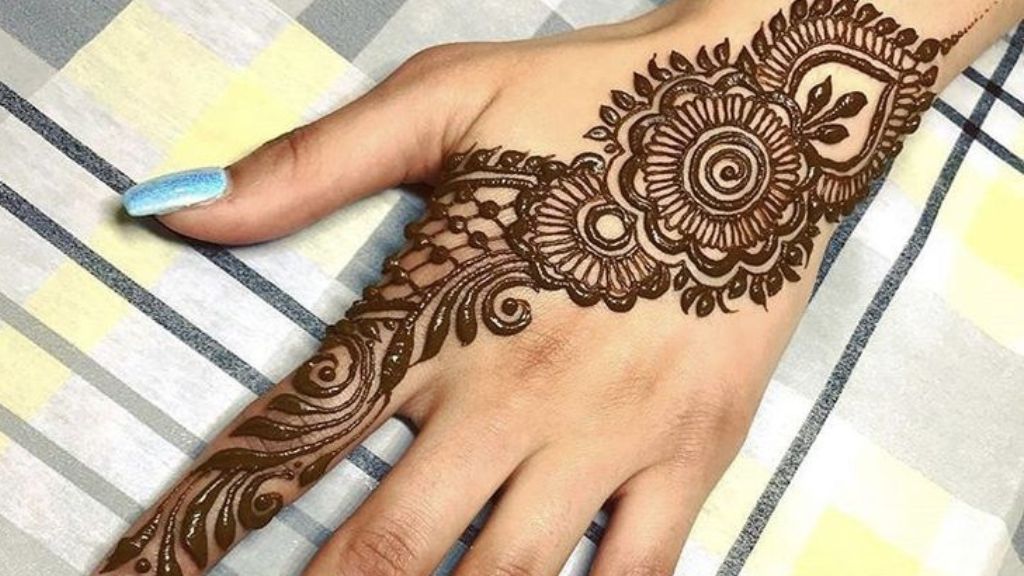 Mehndi Design for Girls