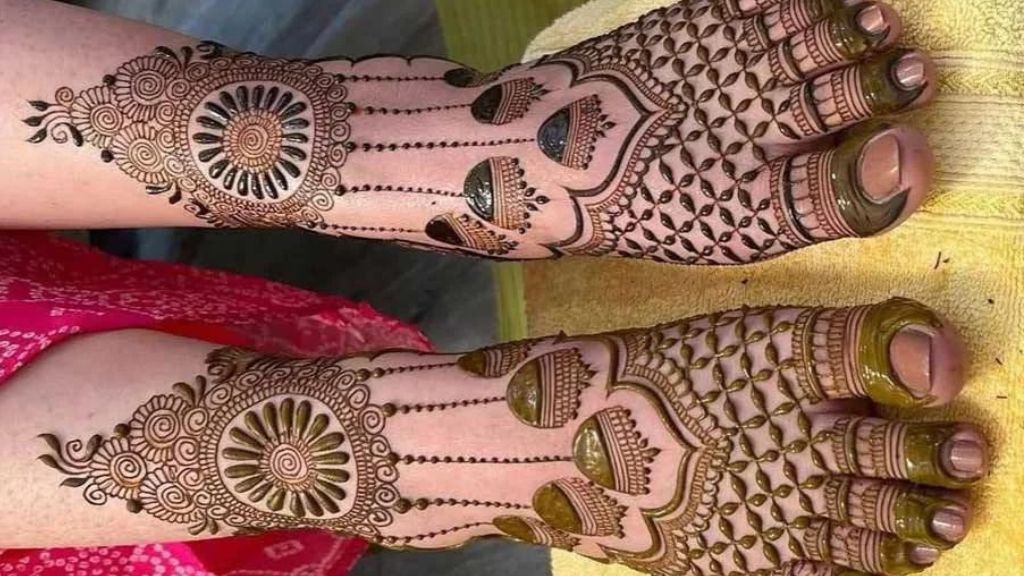 Bridal Leg Mehndi Design 2024