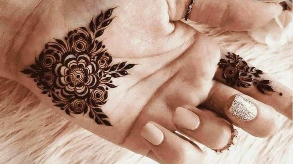 Simple Mehendi Designs