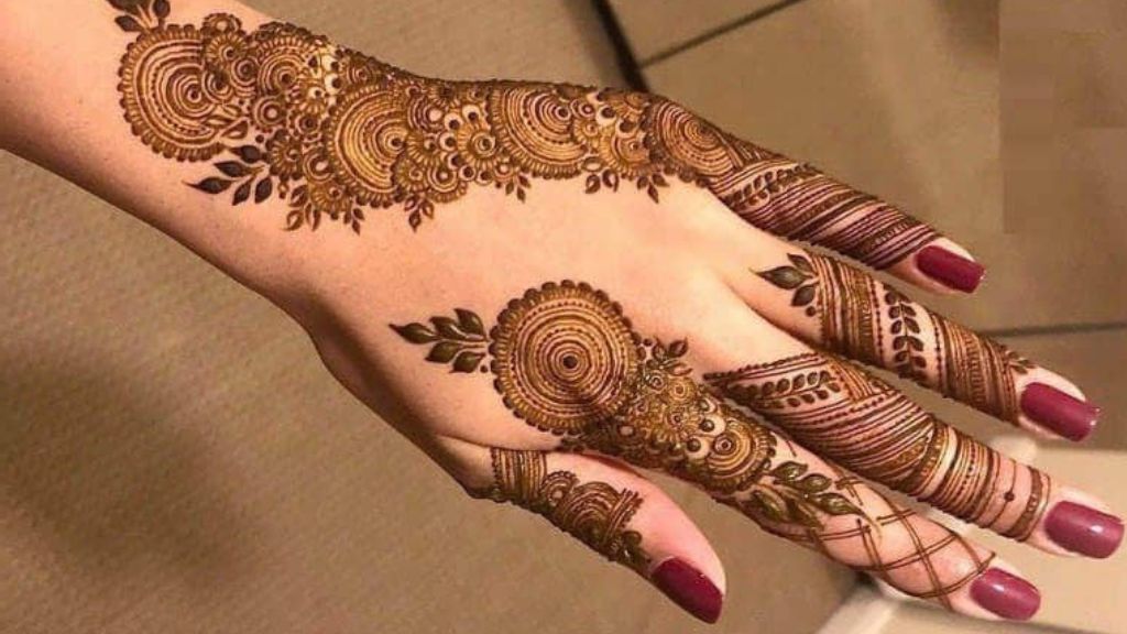 Simple Mehendi Designs