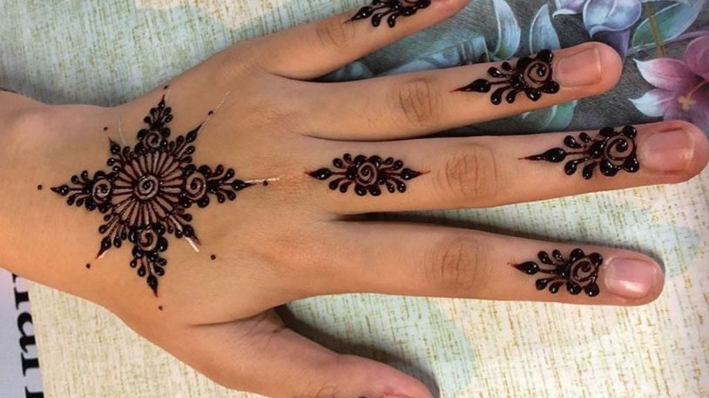 Choti Mehndi Design